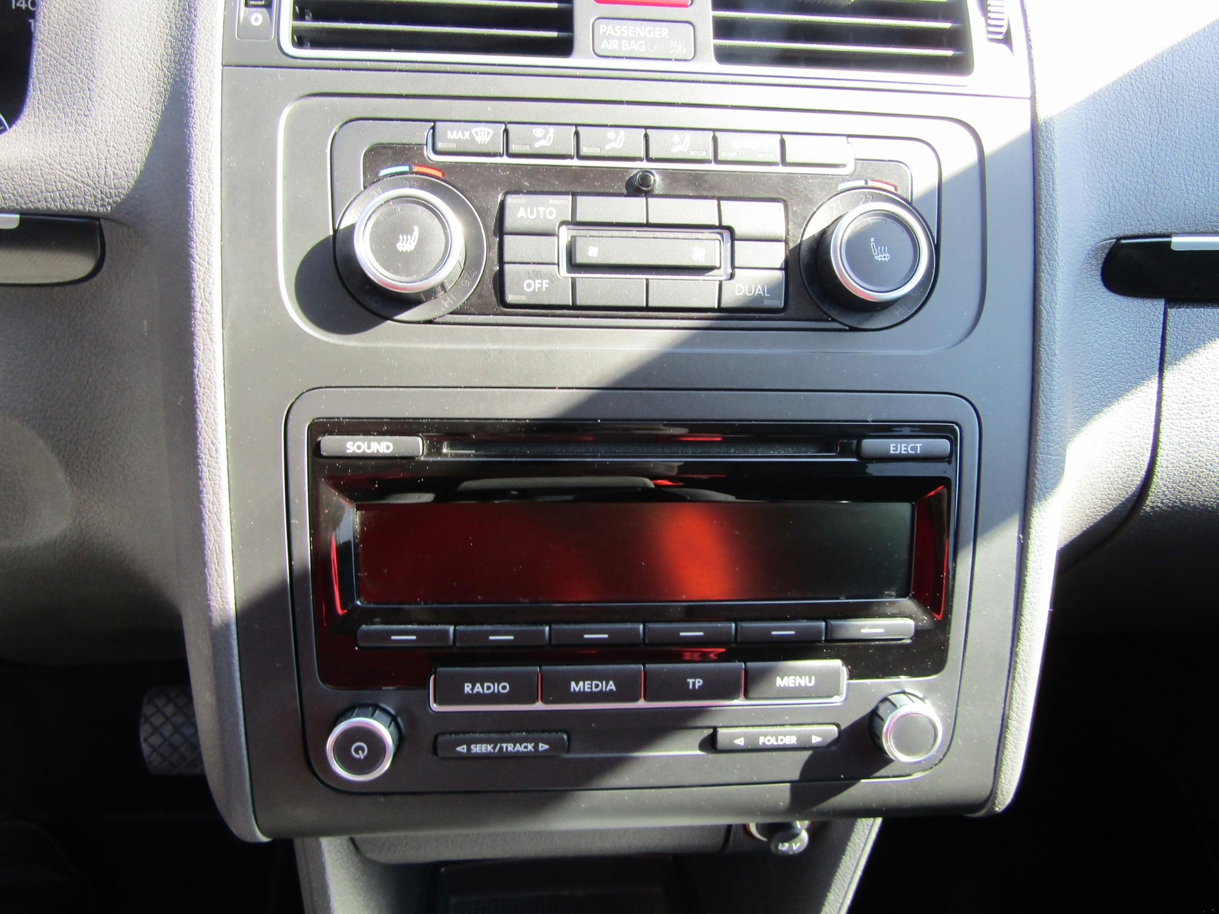 Volkswagen Touran, 2011 - pohled č. 17