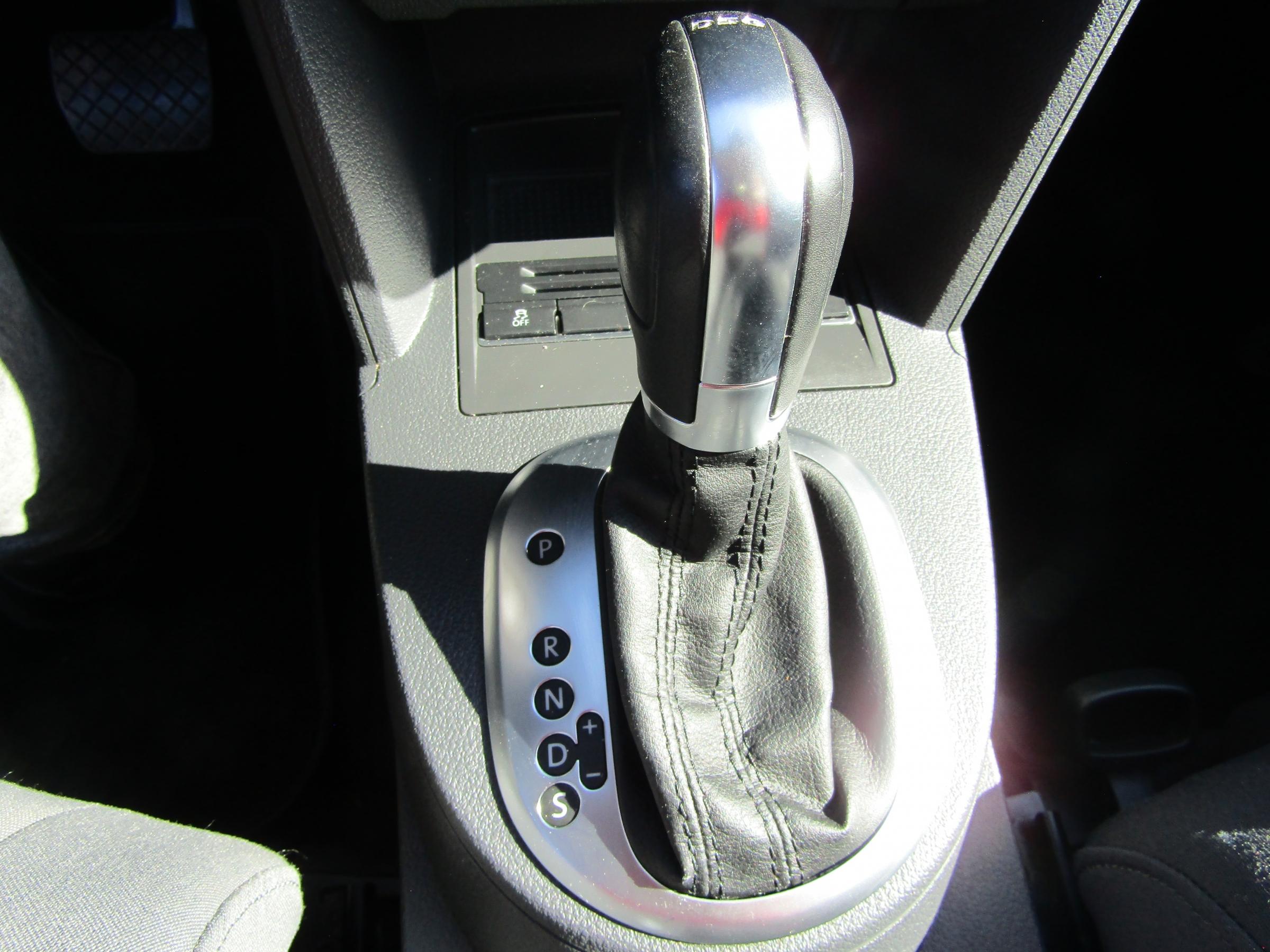 Volkswagen Touran, 2011 - pohled č. 20