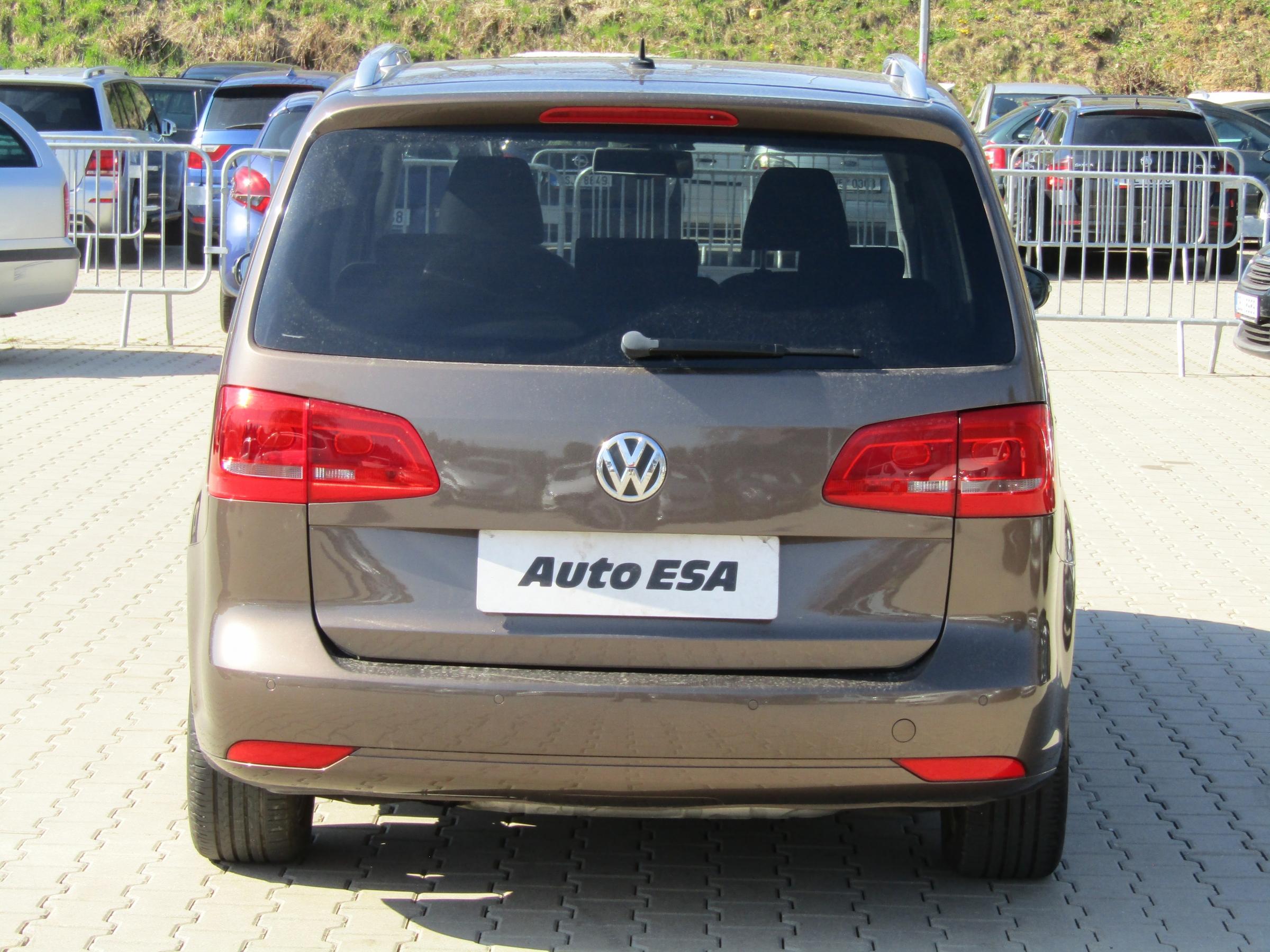 Volkswagen Touran, 2011 - pohled č. 5
