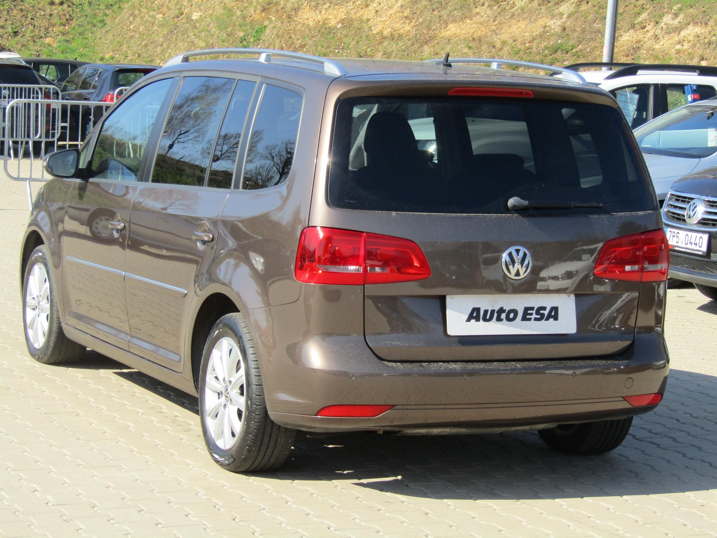 Volkswagen Touran, 2011 - pohled č. 6