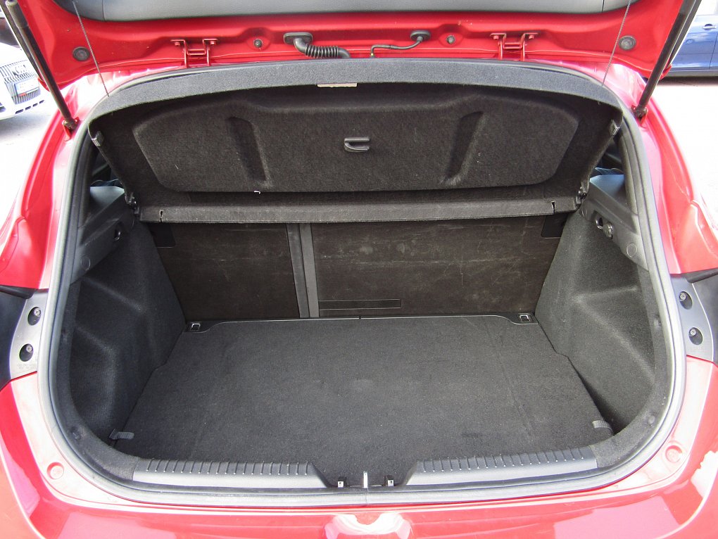 Hyundai I30 1.6GDi Trikolor