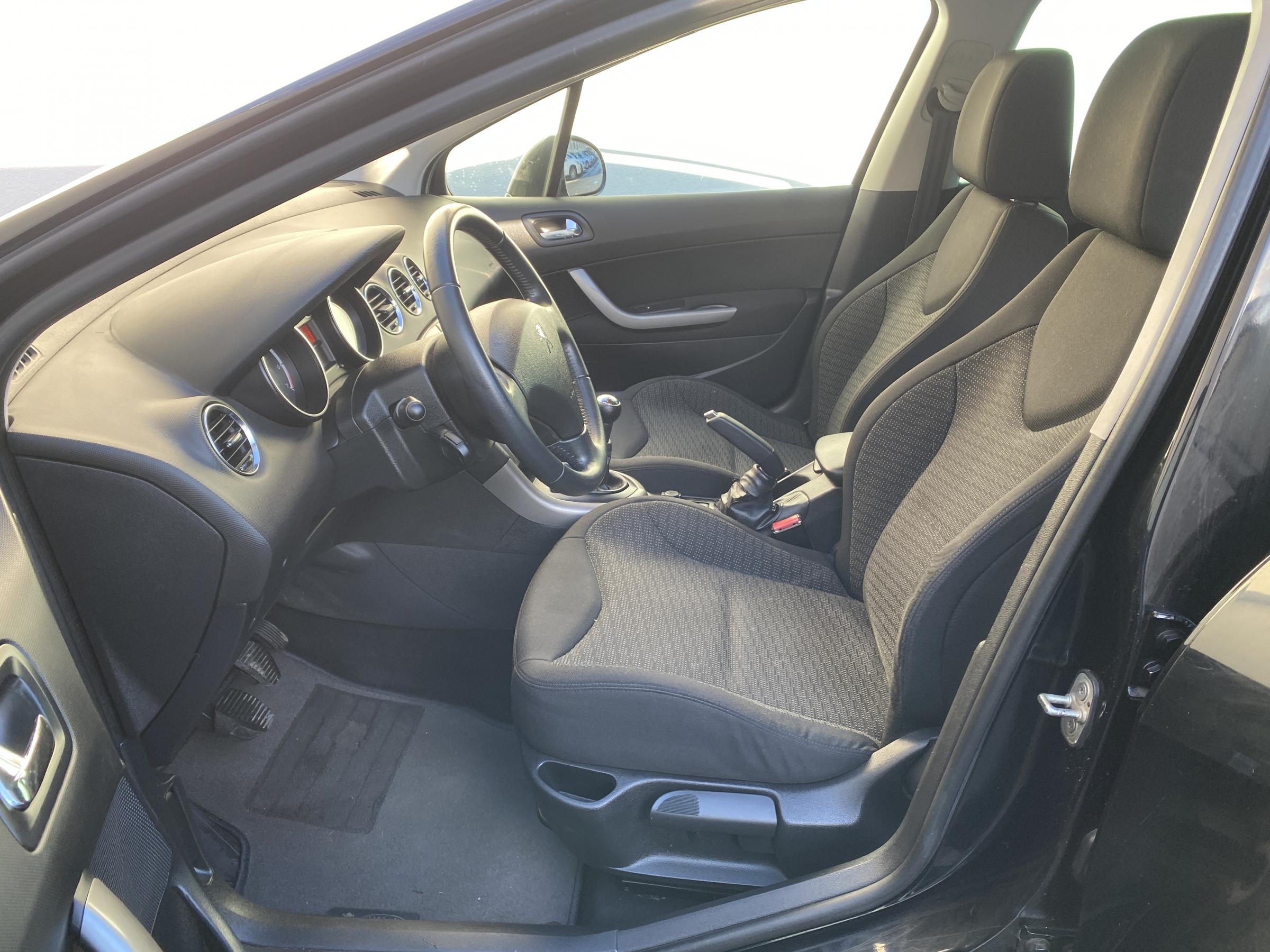 Peugeot 308, 2011 - pohled č. 9