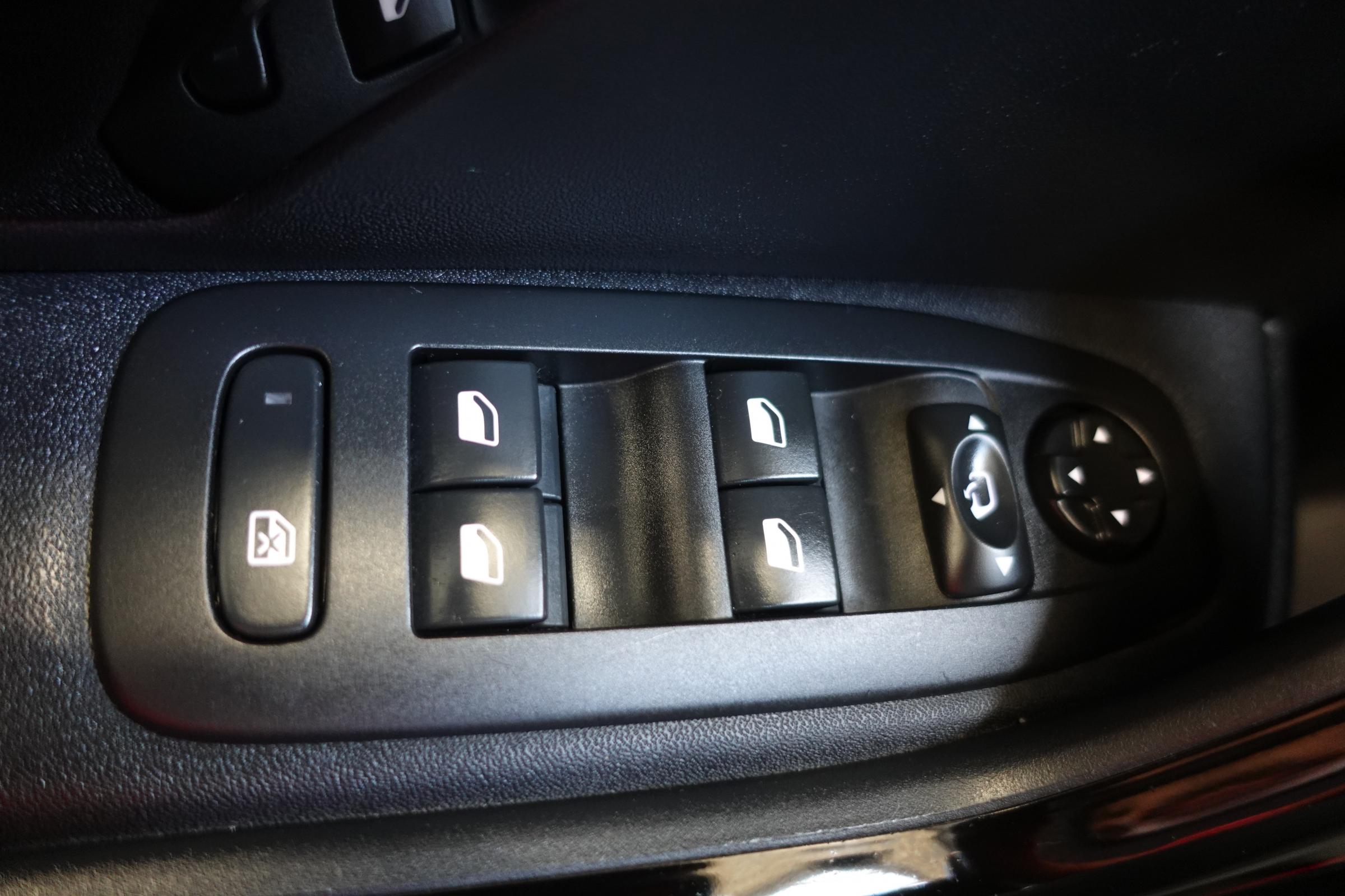 Peugeot 2008, 2019 - pohled č. 14