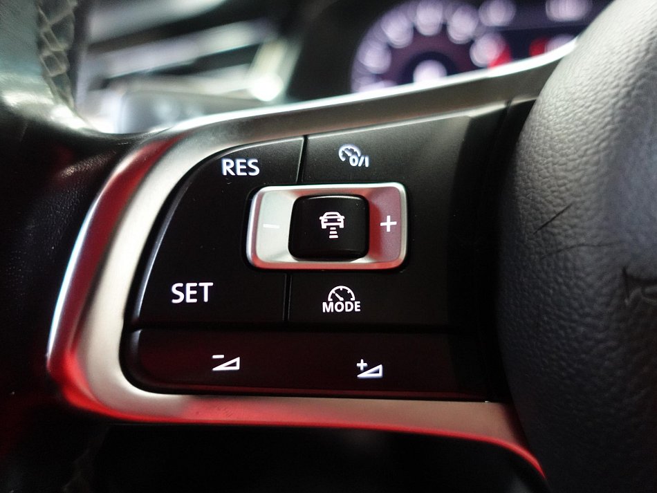 Volkswagen Passat 1.4TSi Highline