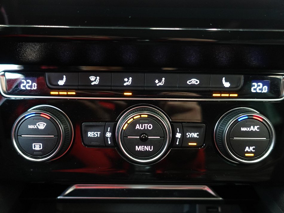 Volkswagen Passat 1.4TSi Highline