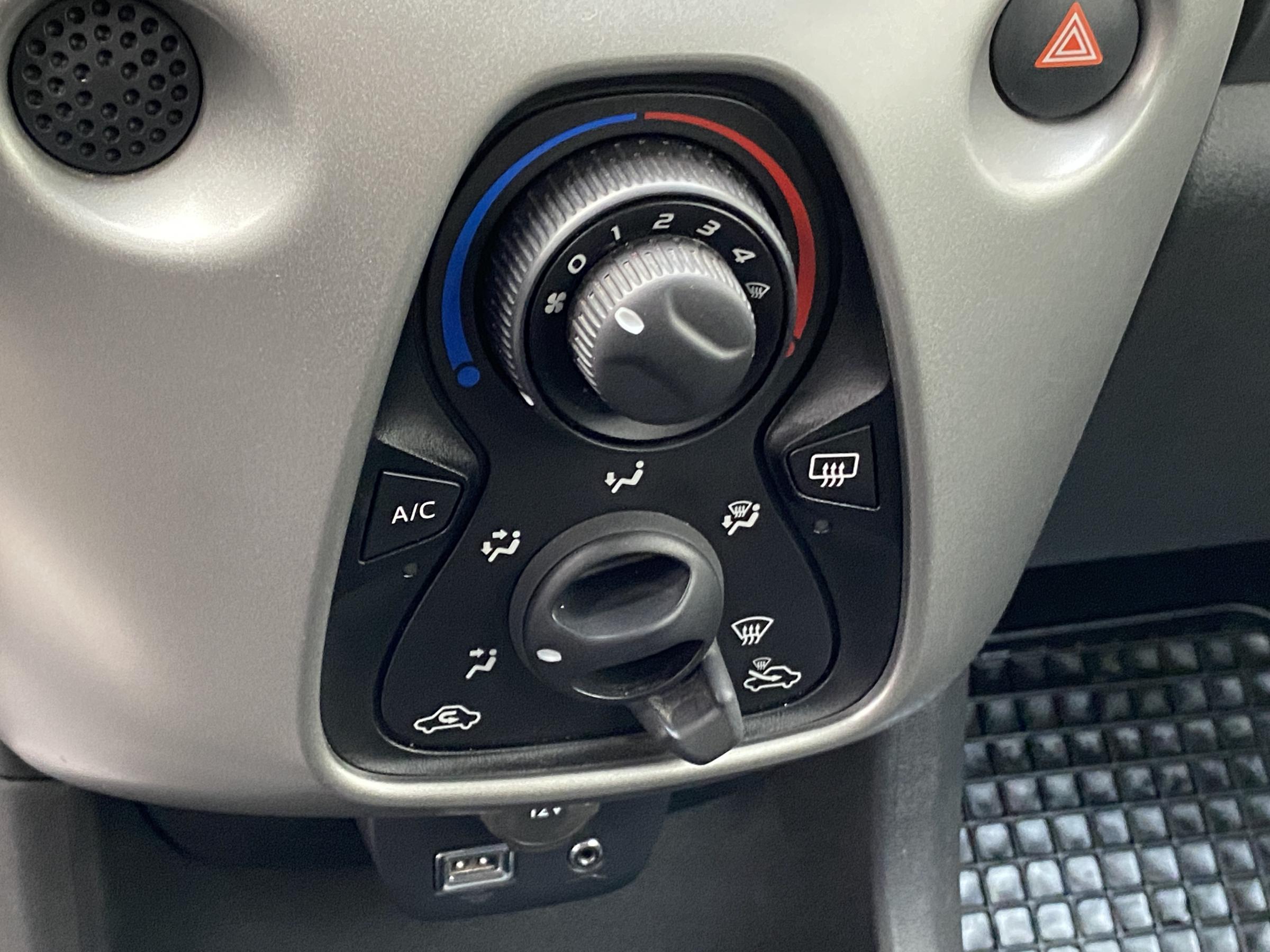 Citroën C1, 2015 - pohled č. 14