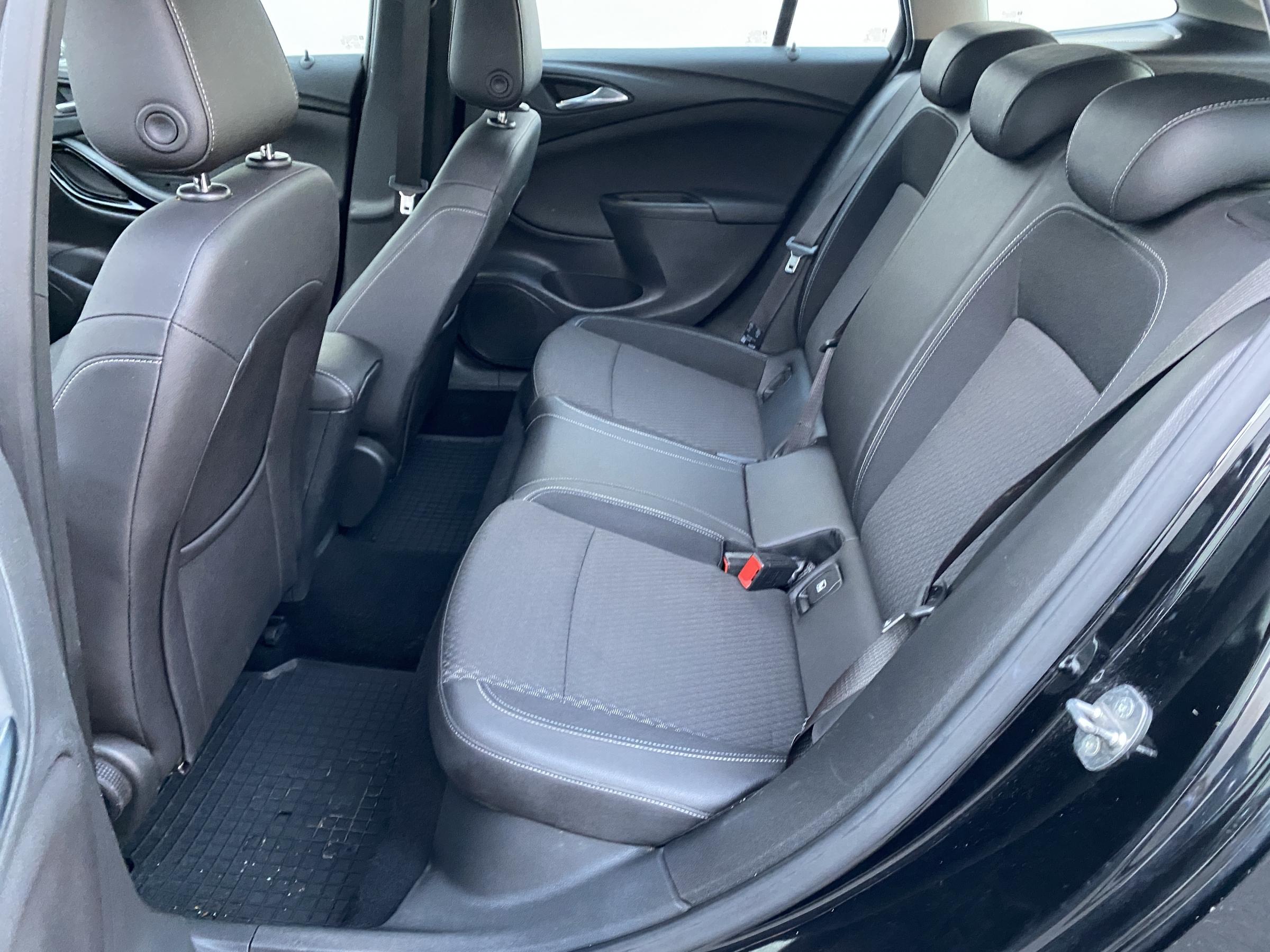 Opel Astra, 2017 - pohled č. 10