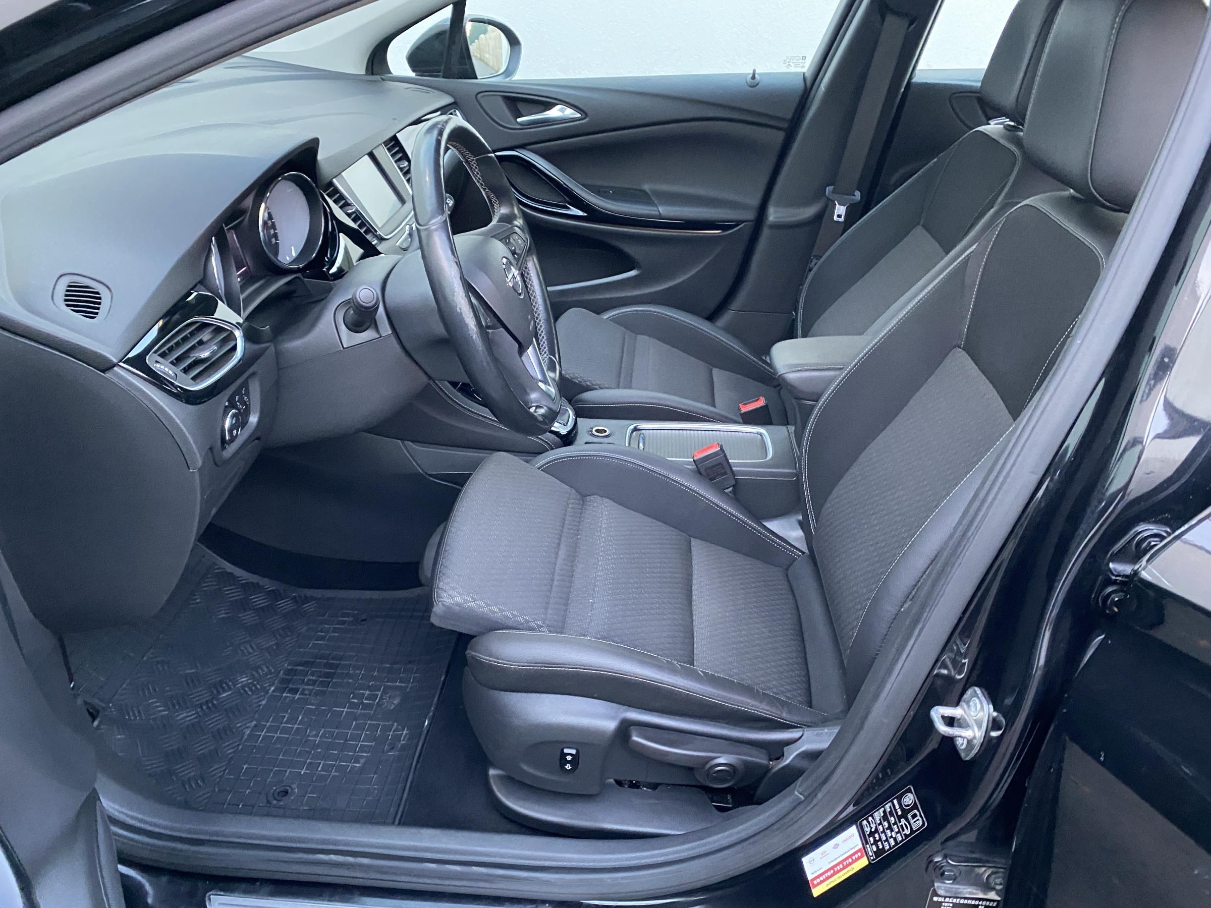 Opel Astra, 2017 - pohled č. 9