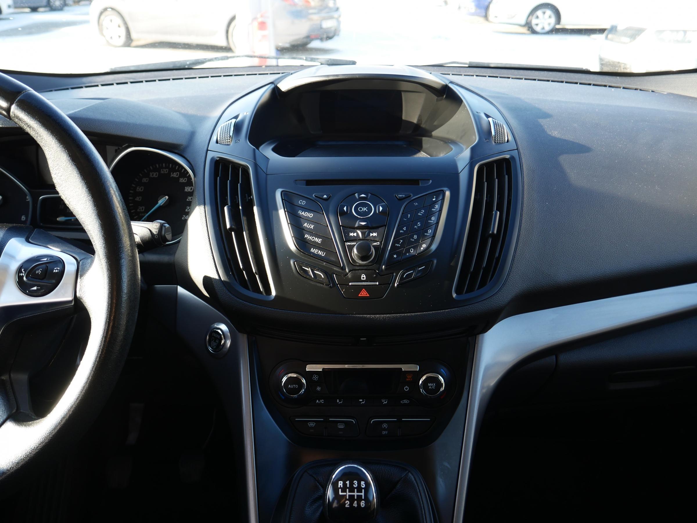 Ford Kuga, 2015 - pohled č. 11