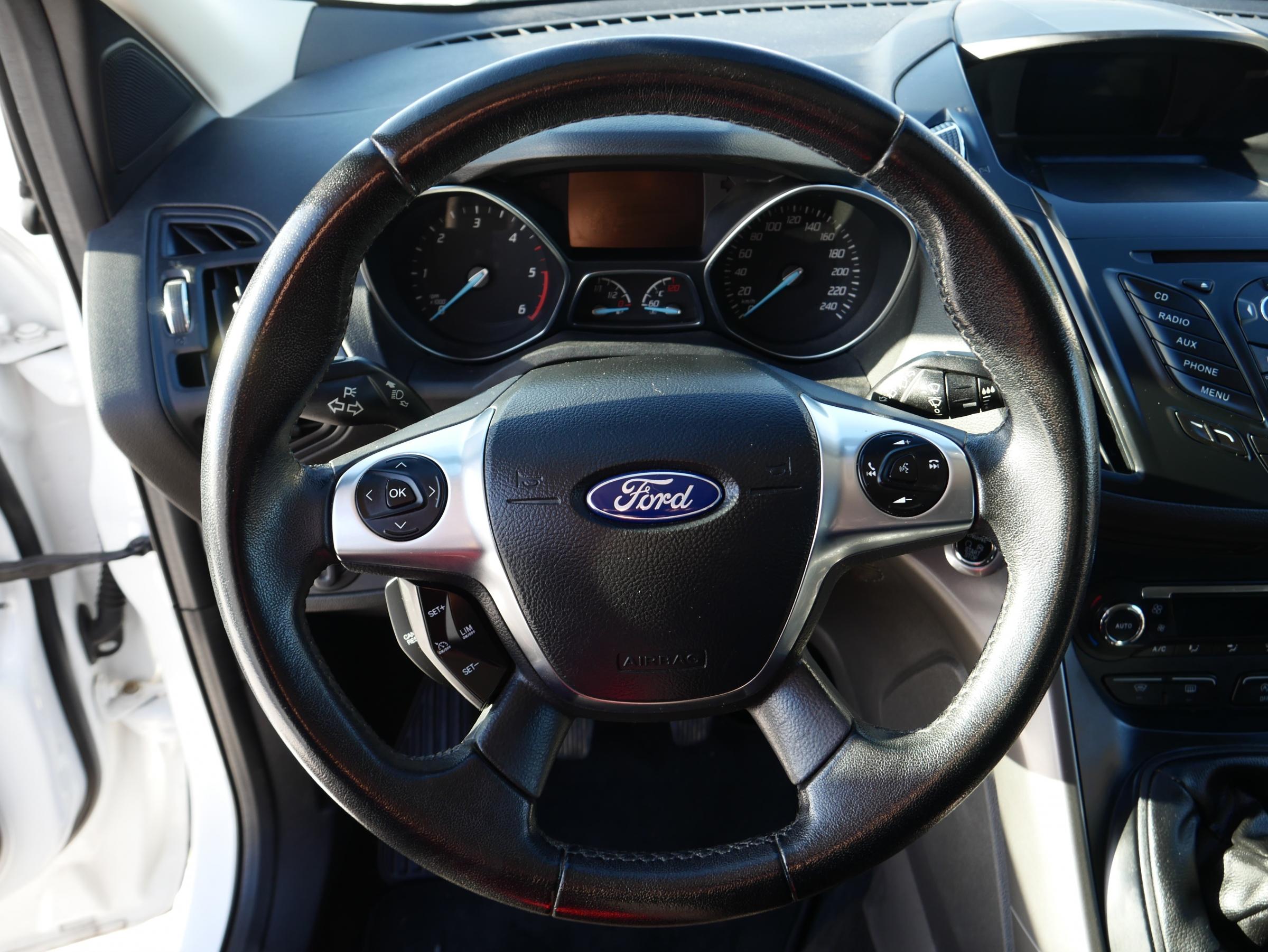 Ford Kuga, 2015 - pohled č. 15