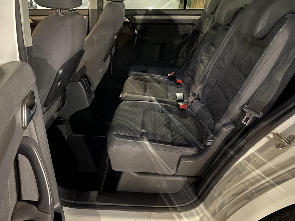 Volkswagen Touran 2.0TDi 