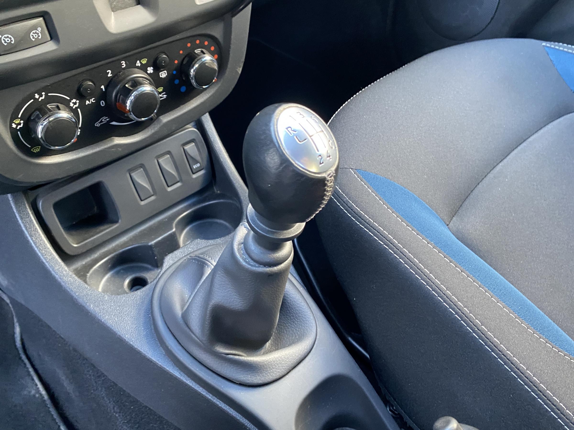 Dacia Duster, 2015 - pohled č. 14