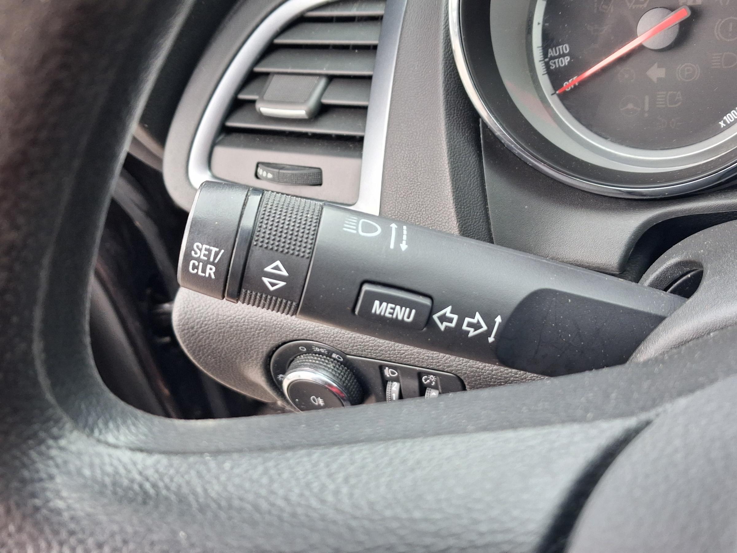 Opel Astra, 2013 - pohled č. 12