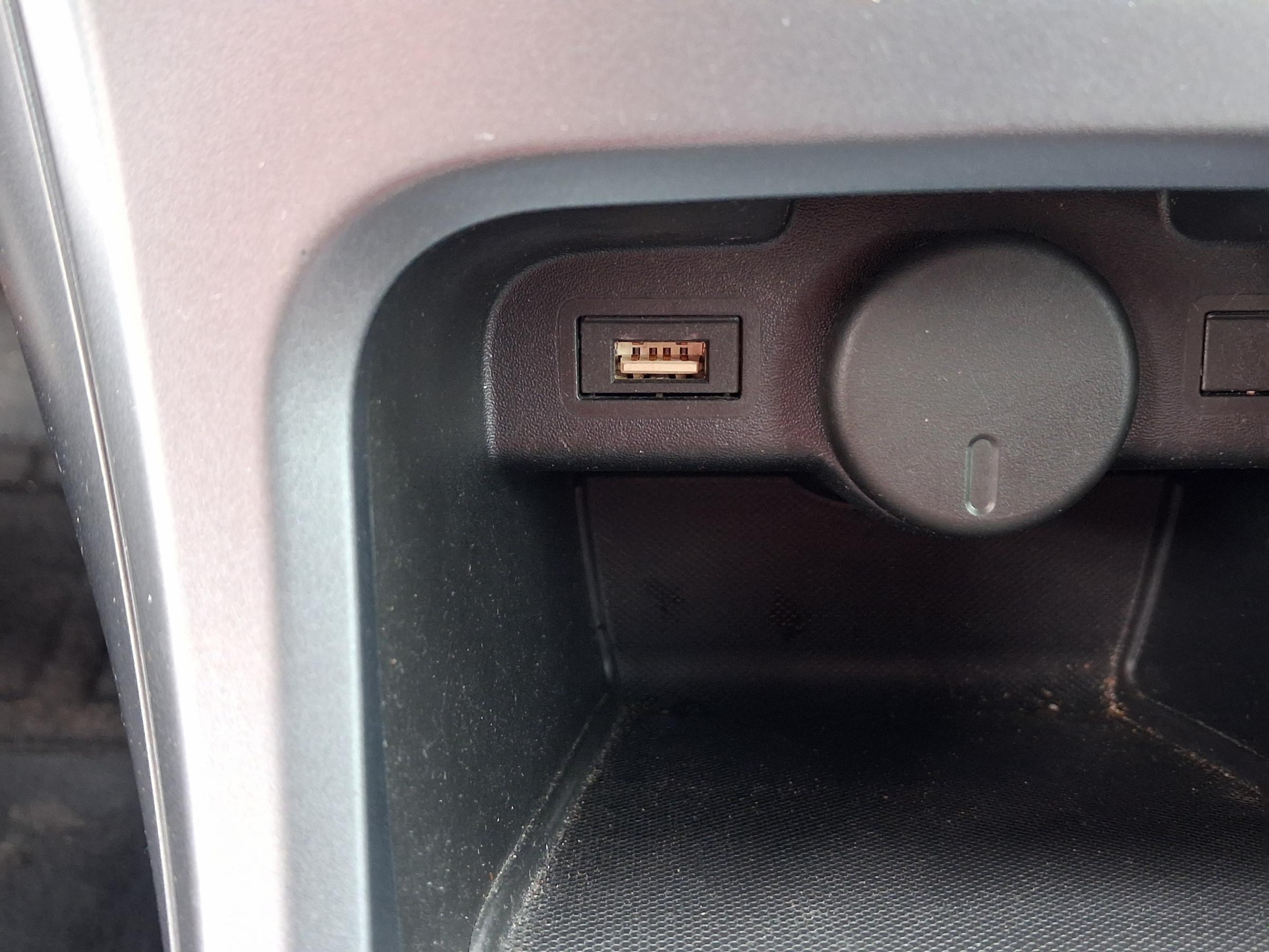 Opel Astra, 2013 - pohled č. 15