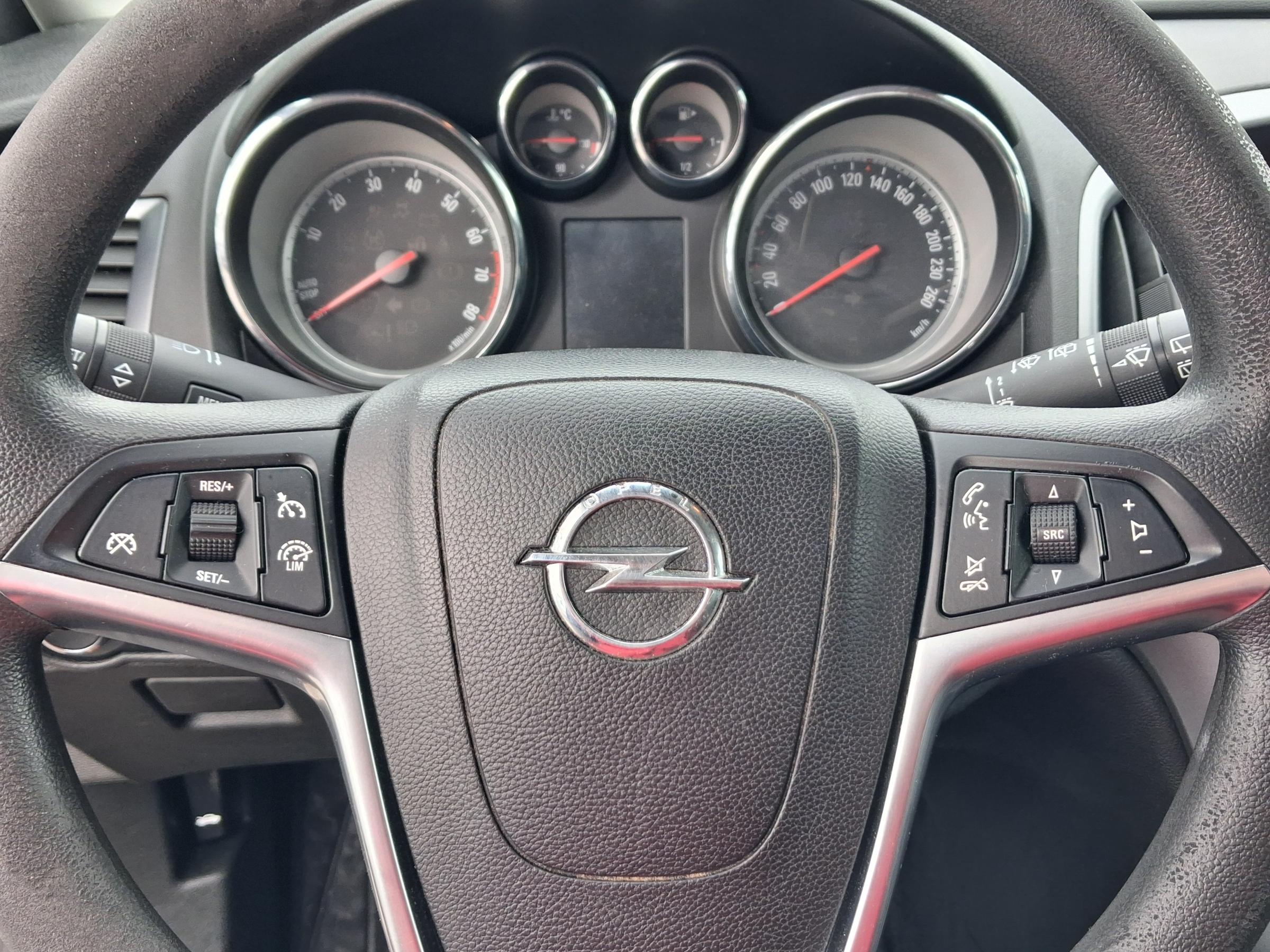 Opel Astra, 2013 - pohled č. 16