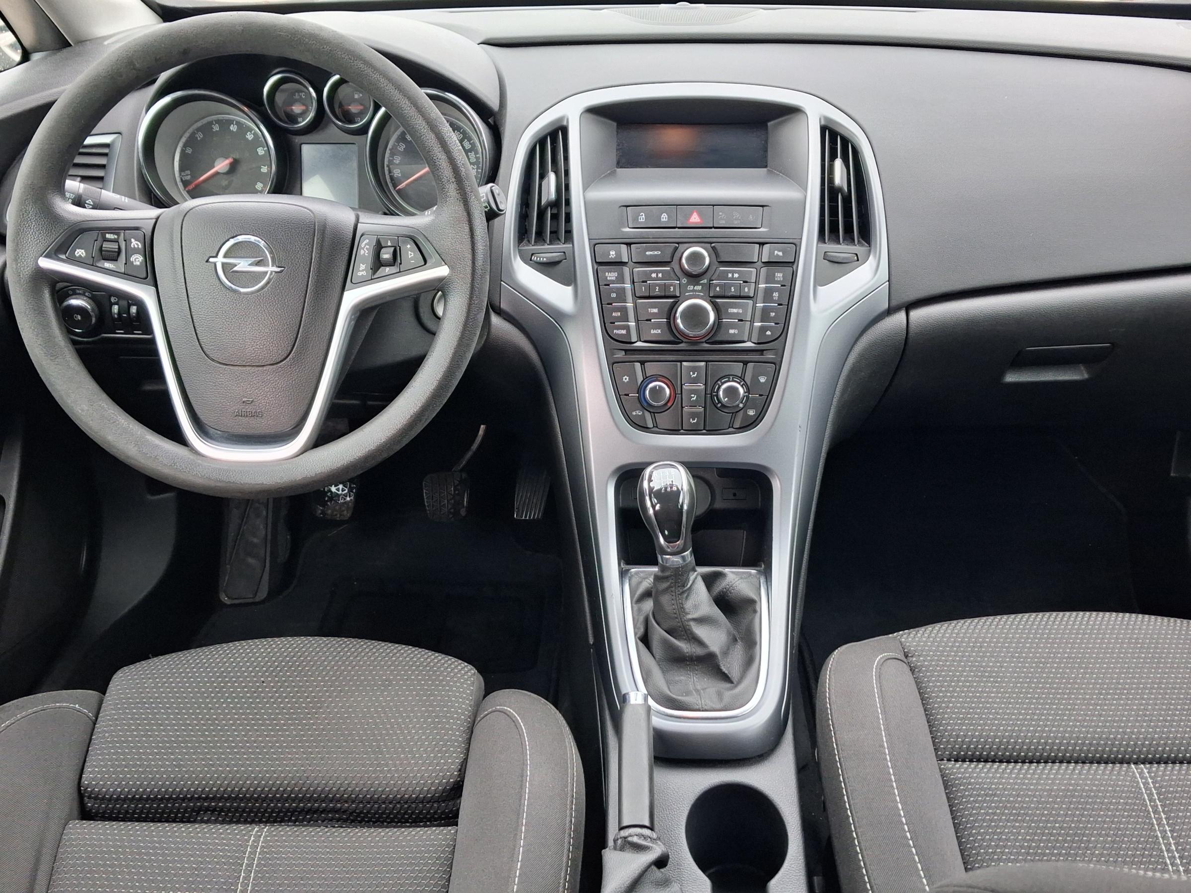 Opel Astra, 2013 - pohled č. 8