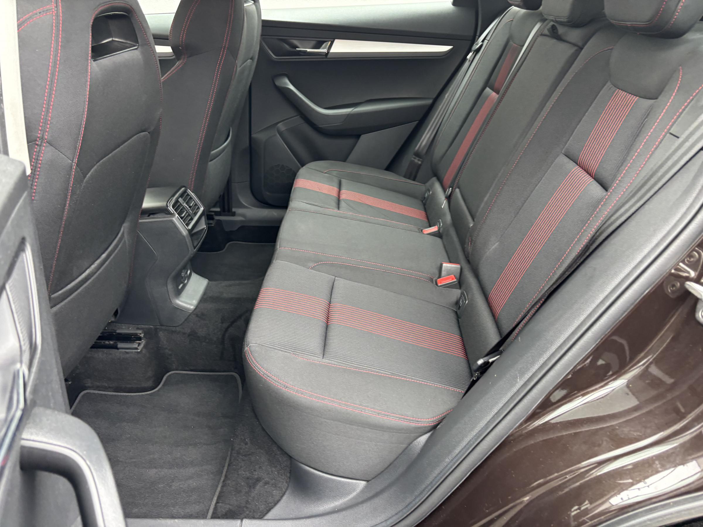 Škoda Karoq, 2020 - pohled č. 12