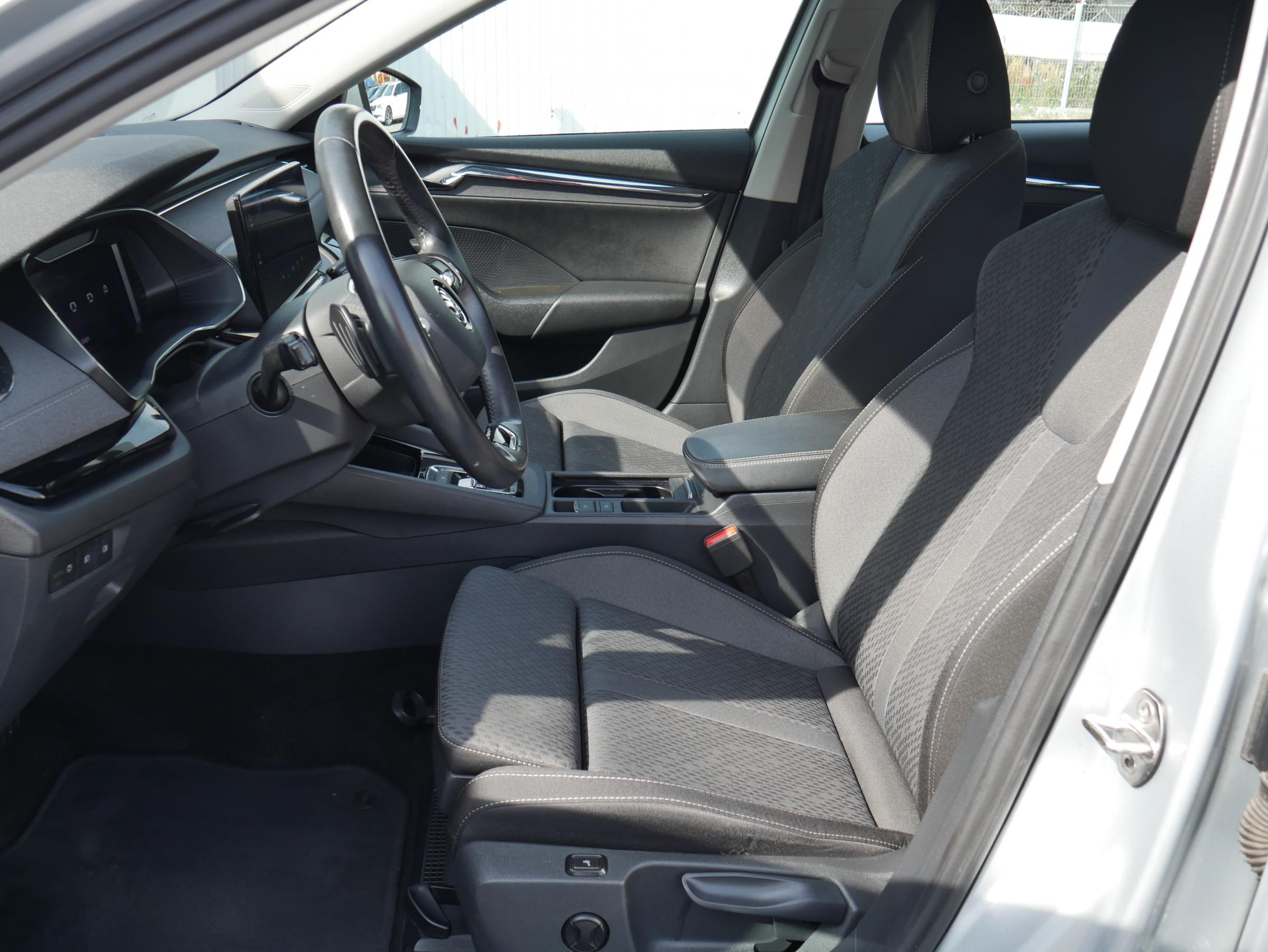 Škoda Octavia IV, 2021 - pohled č. 9