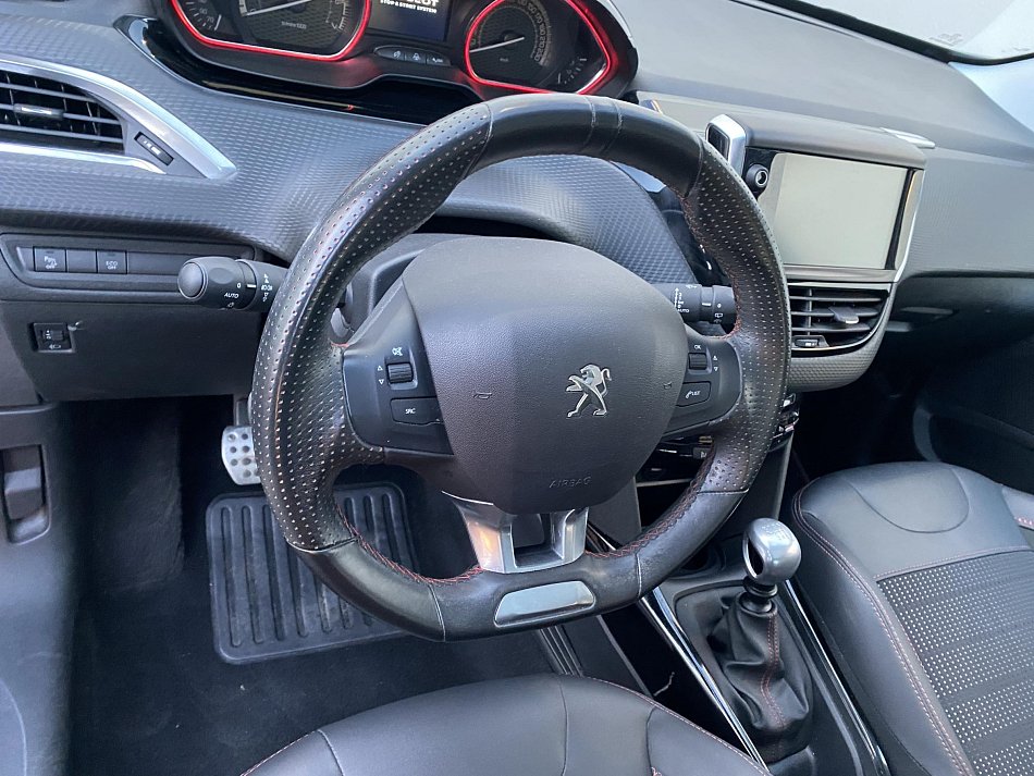 Peugeot 2008 1.2 PT GT Line