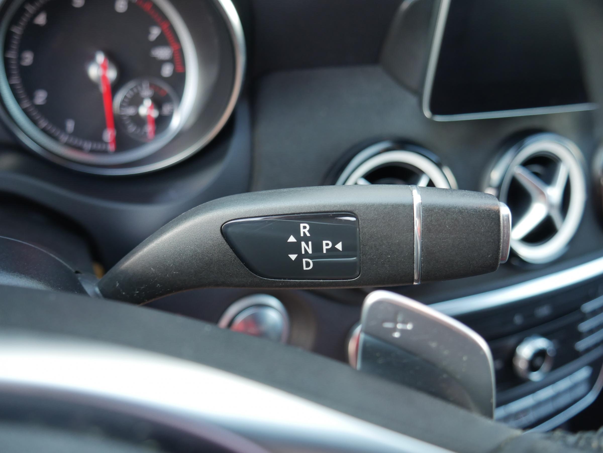 Mercedes-Benz CLA, 2018 - pohled č. 14