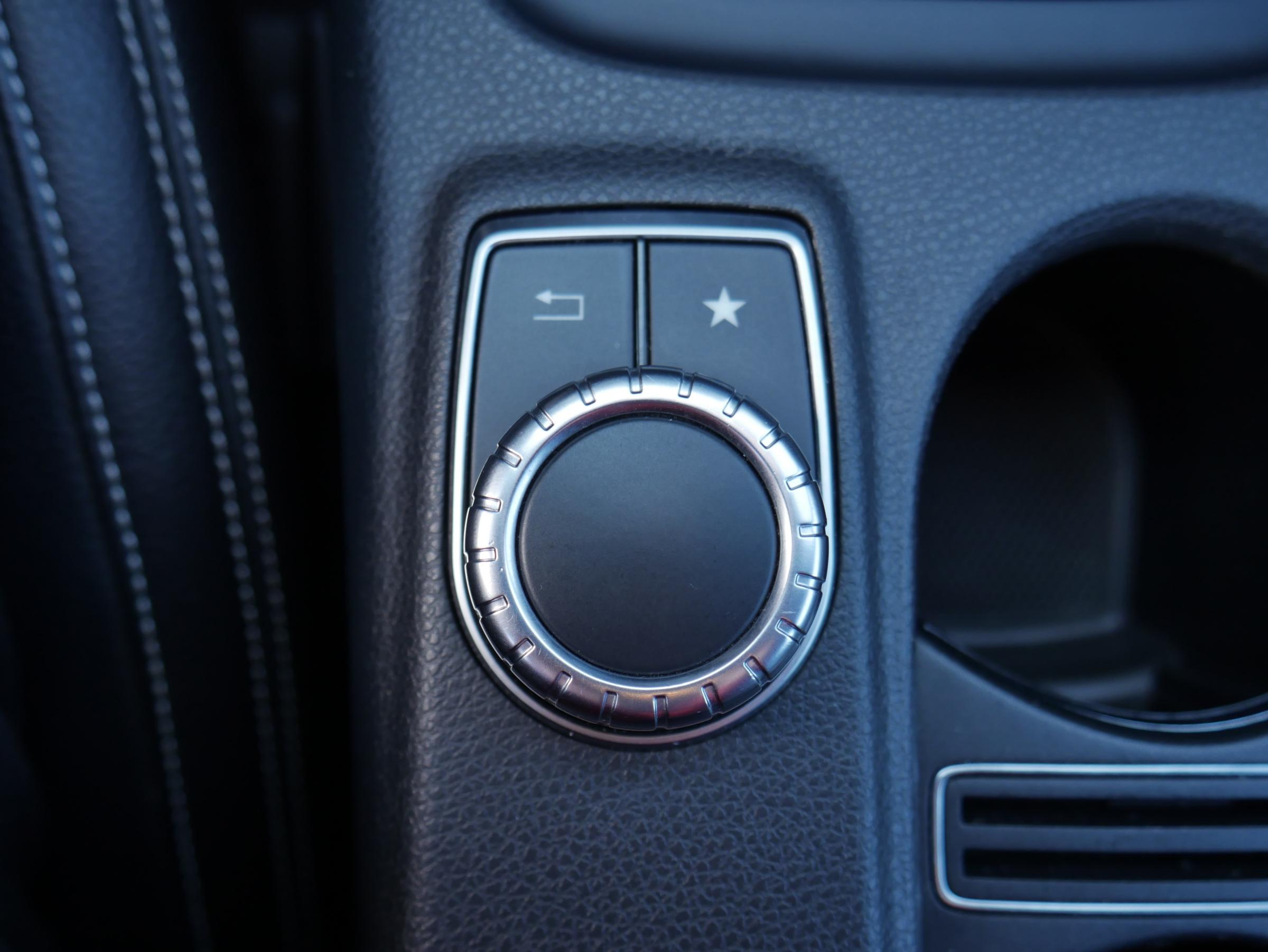 Mercedes-Benz CLA, 2018 - pohled č. 15