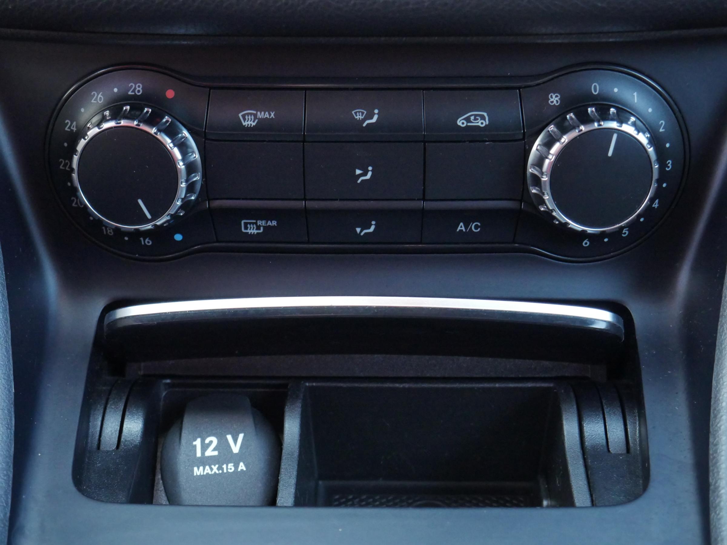 Mercedes-Benz CLA, 2018 - pohled č. 16