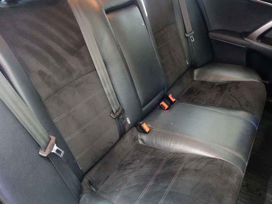 Toyota Avensis 2.0D-4D 