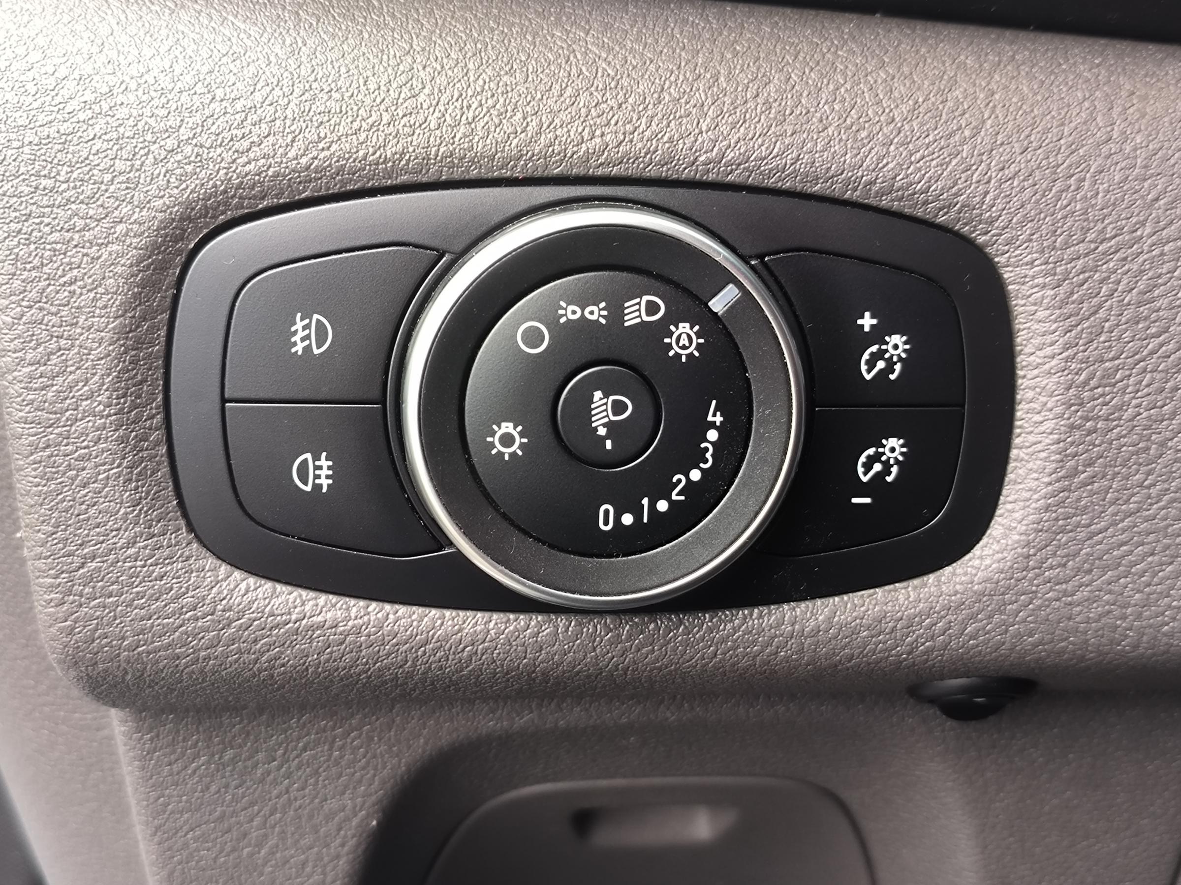 Ford Transit Custom, 2018 - pohled č. 16