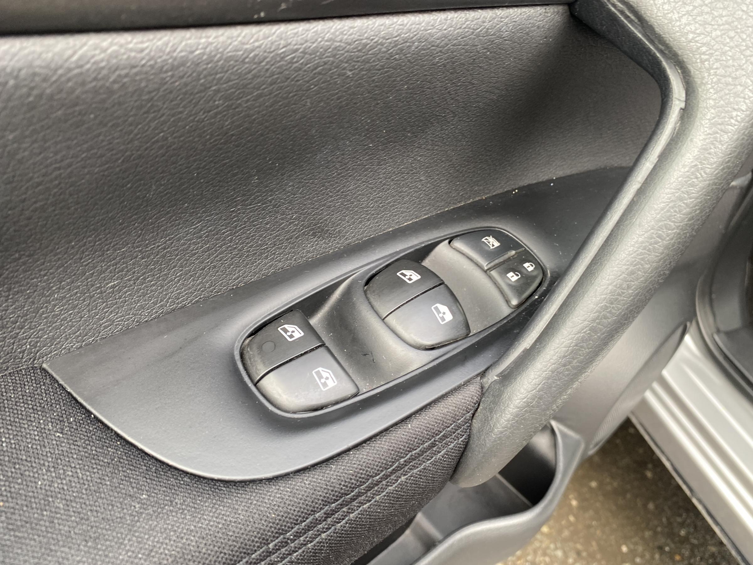 Nissan Qashqai, 2017 - pohled č. 13