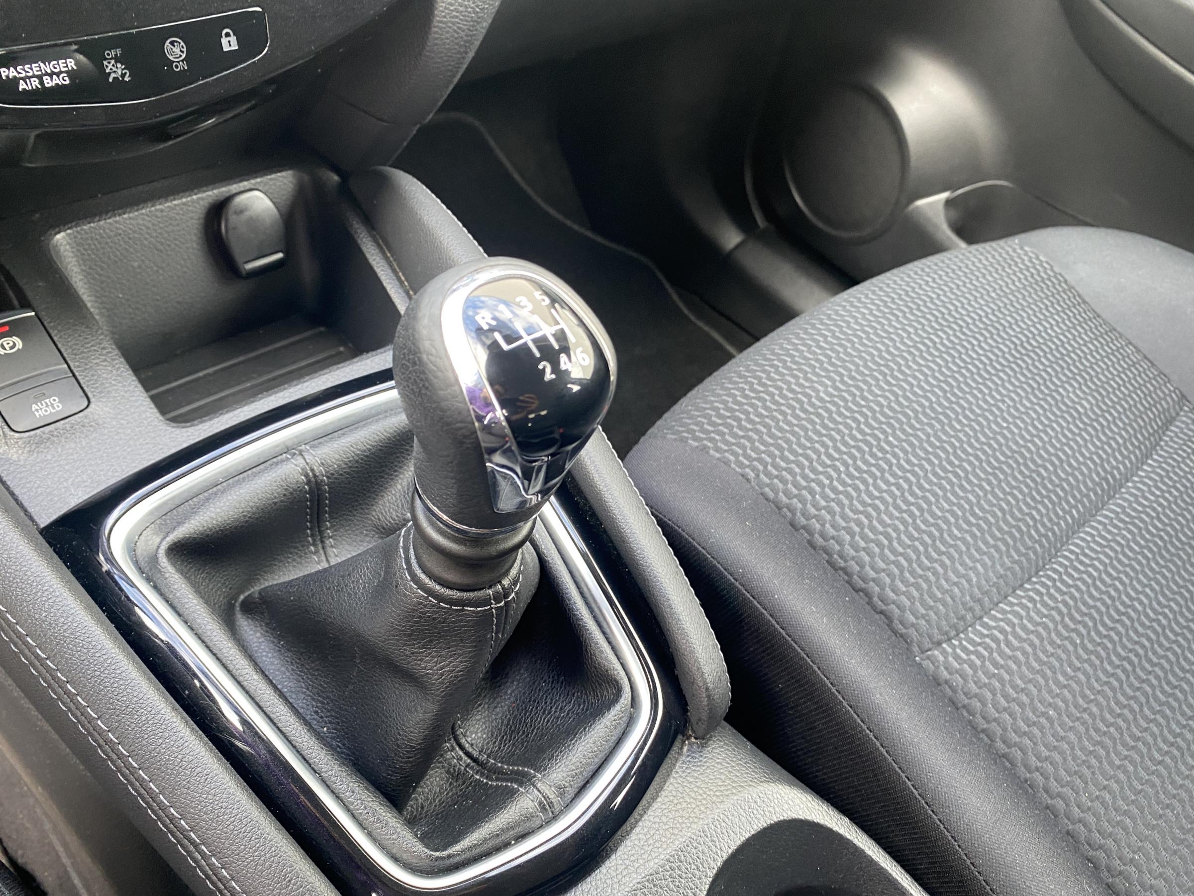 Nissan Qashqai, 2017 - pohled č. 16