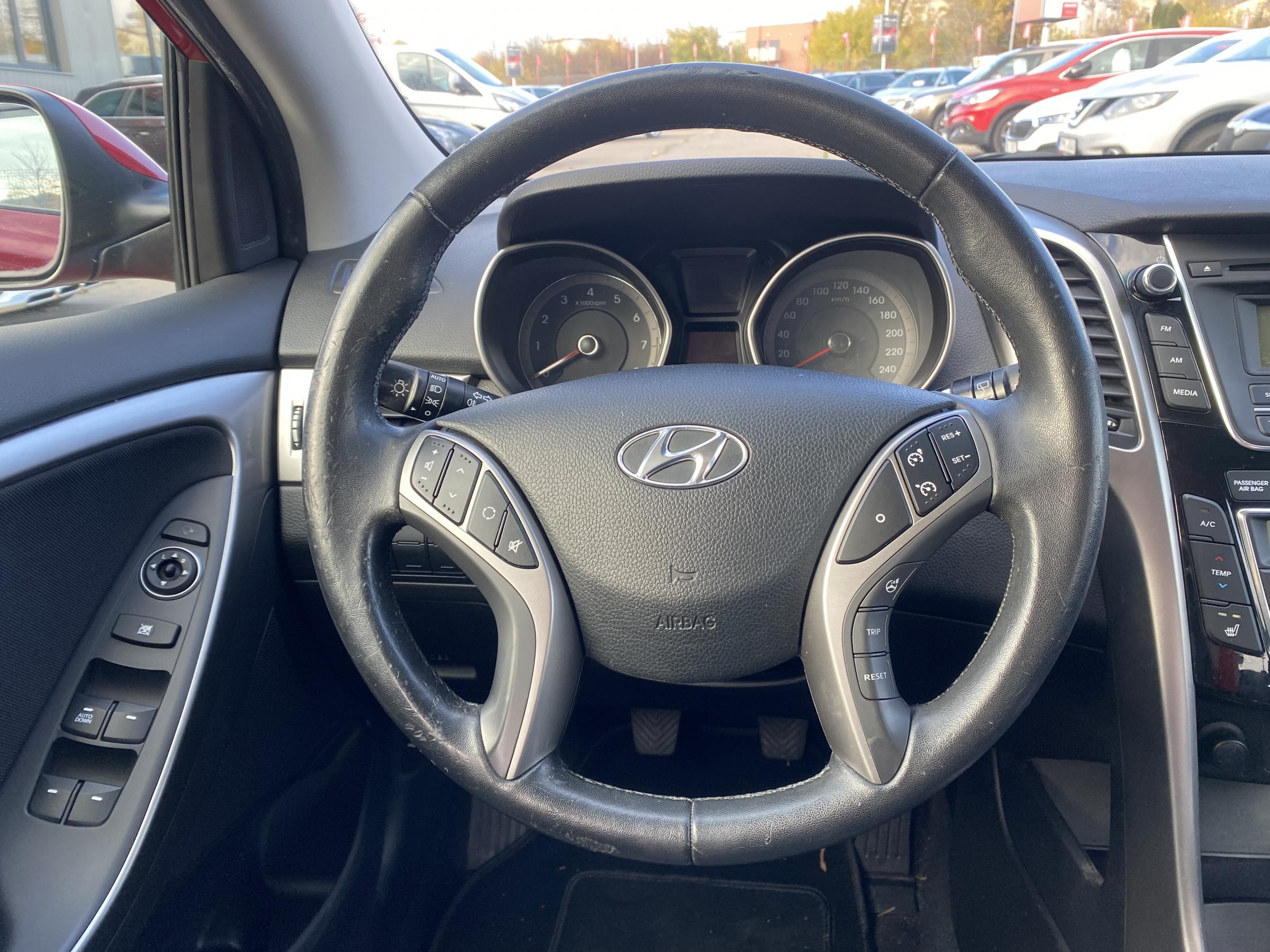 Hyundai i30, 2012 - pohled č. 13