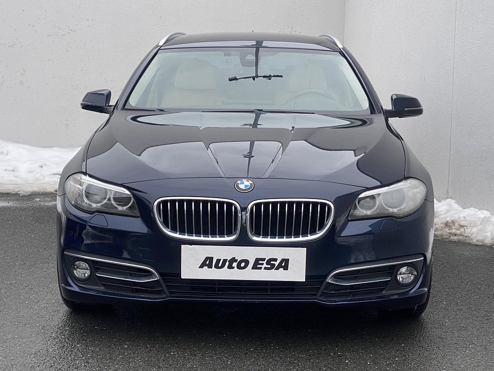 BMW Řada 5 2.0i LuxuryLine 528i xDrive