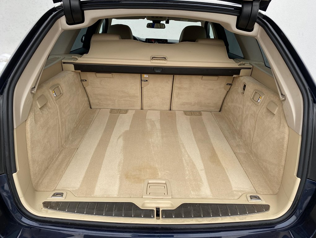 BMW Řada 5 2.0i LuxuryLine 528i xDrive