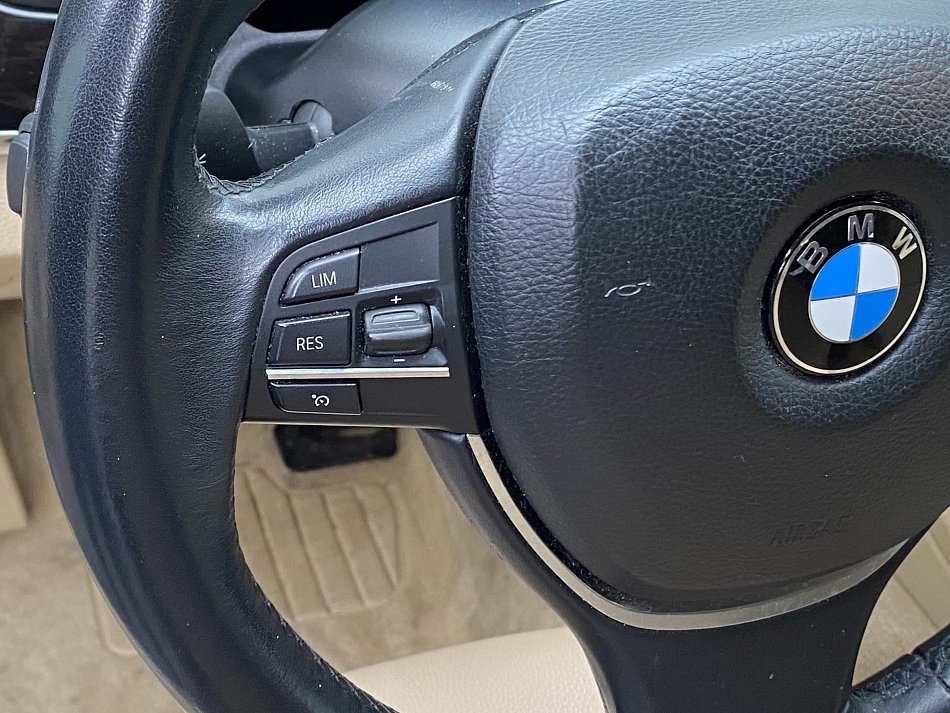 BMW Řada 5 2.0i LuxuryLine 528i xDrive