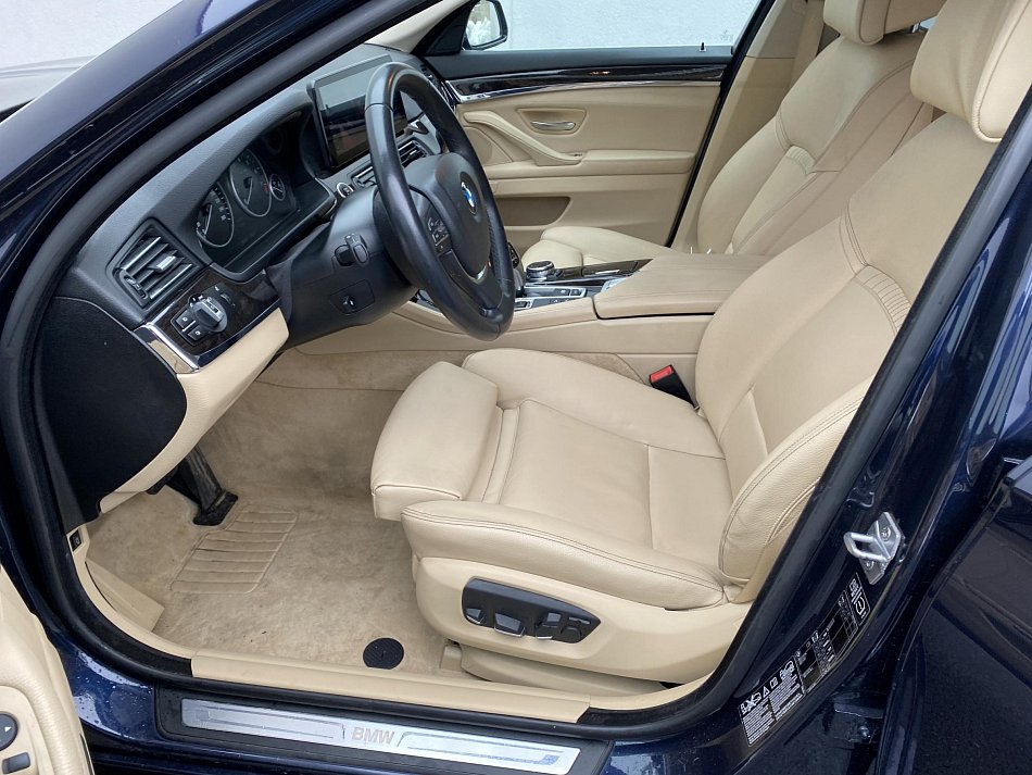 BMW Řada 5 2.0i LuxuryLine 528i xDrive