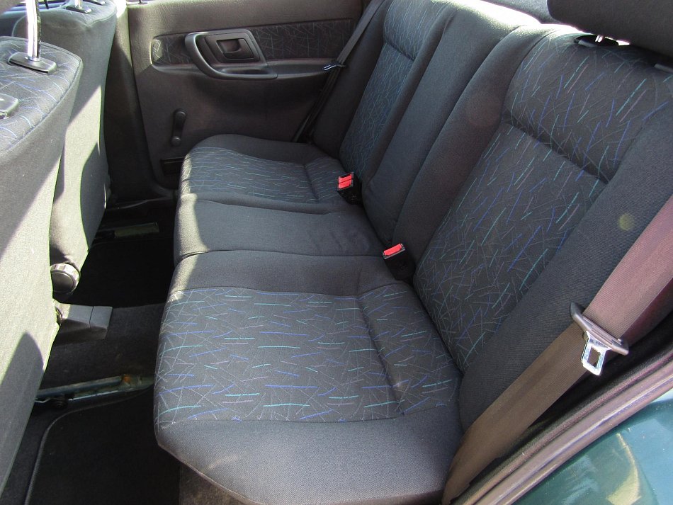 Volkswagen Polo 1.6 i 