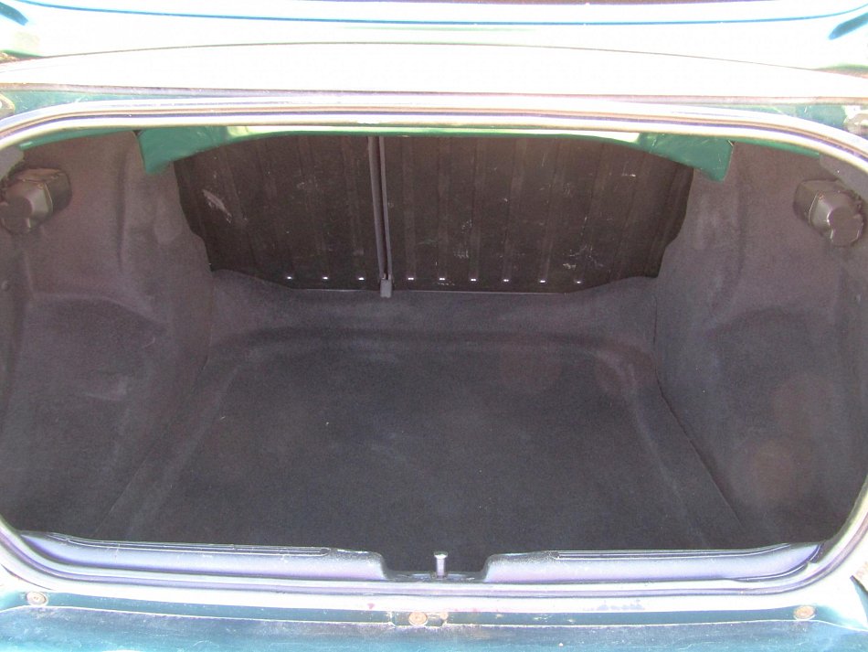 Volkswagen Polo 1.6 i 