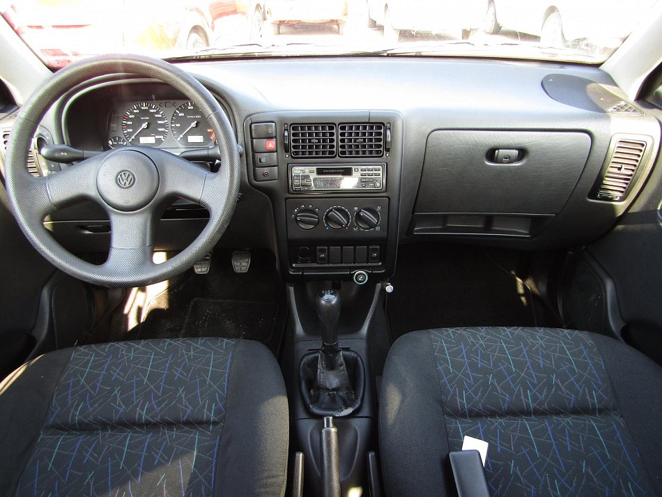 Volkswagen Polo 1.6 i 