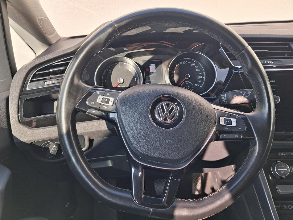 Volkswagen Touran 2.0 TDi 