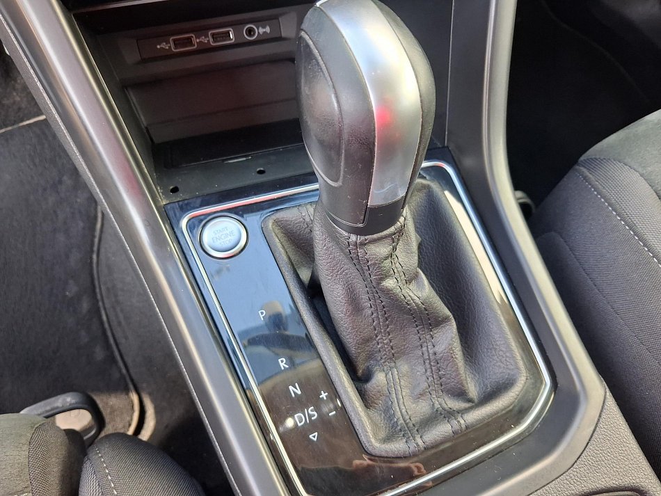 Volkswagen Touran 2.0 TDi 