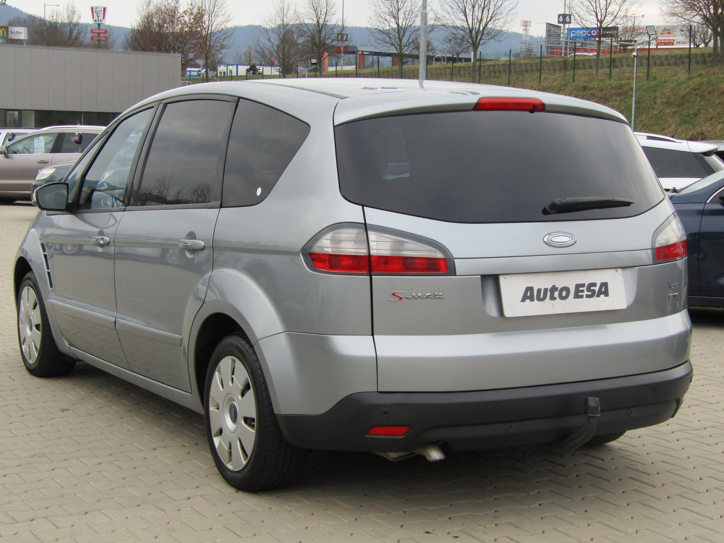 Ford S-MAX, 2010 - pohled č. 4