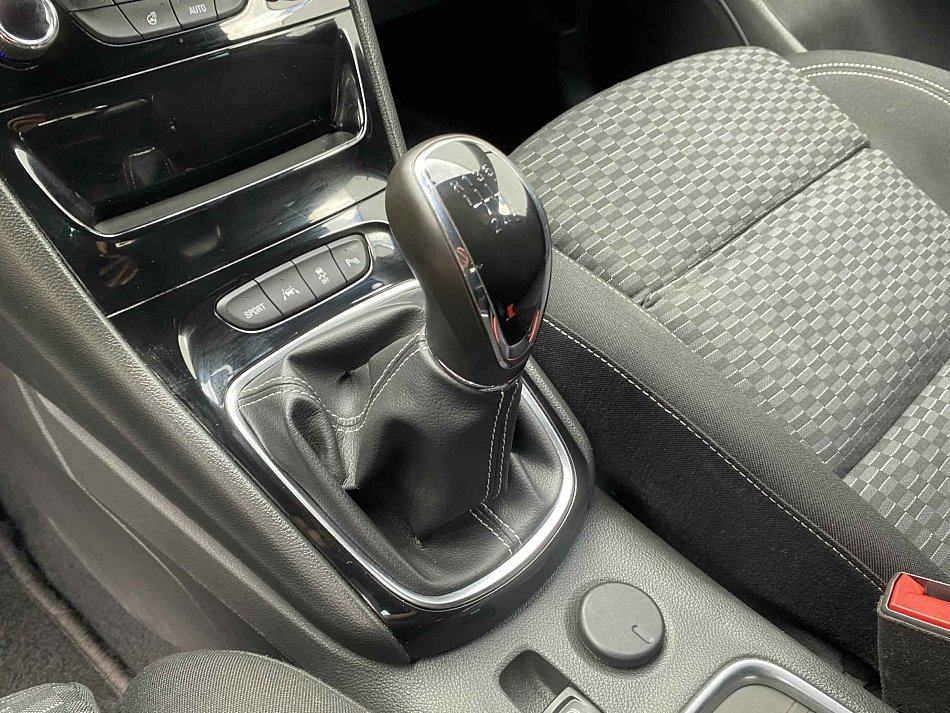 Opel Astra 1.4 T Dynamic