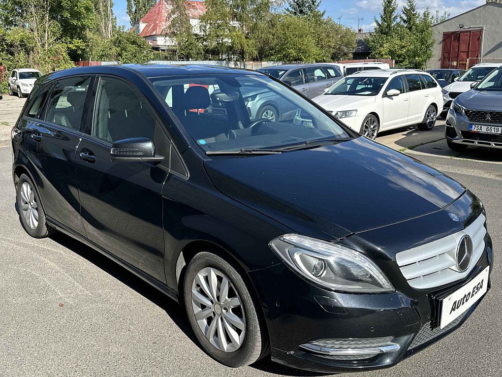 Mercedes-Benz Třída B 2.0T  B220 4Mat