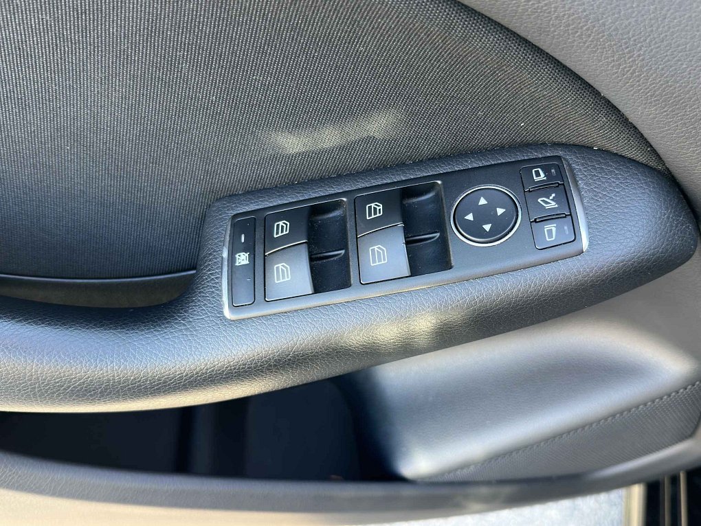 Mercedes-Benz Třída B 2.0T  B220 4Mat