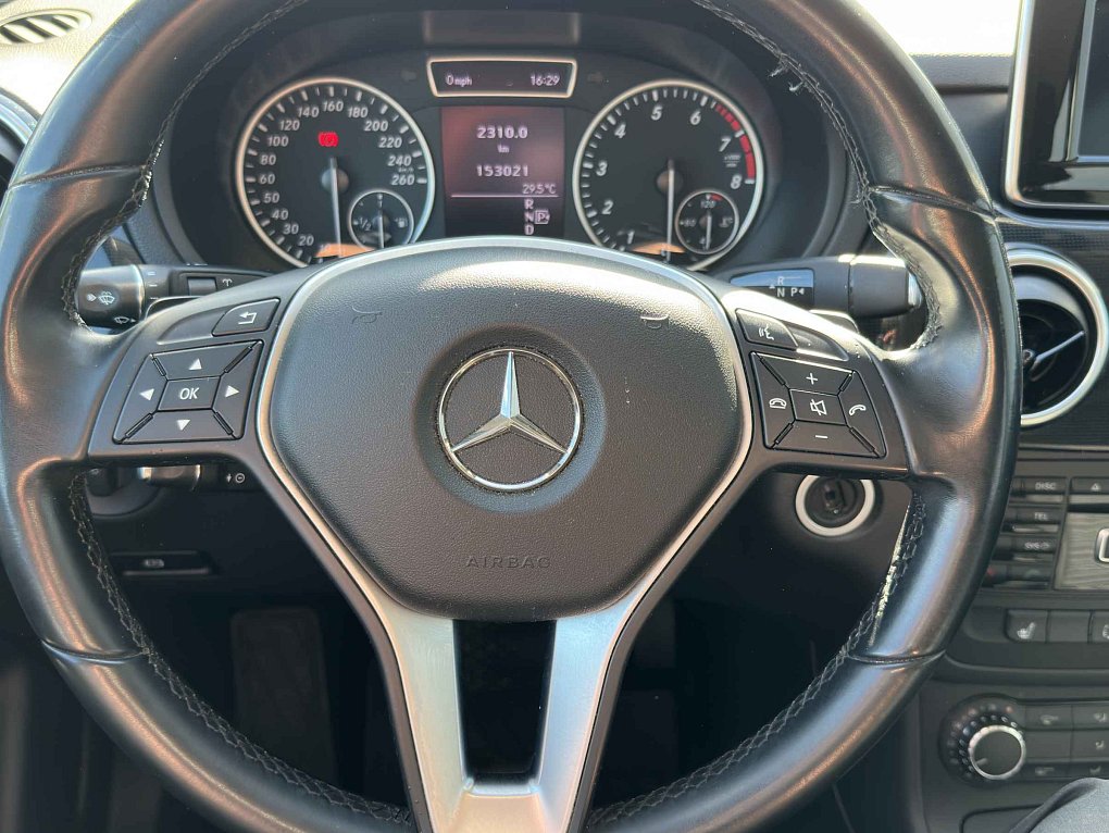 Mercedes-Benz Třída B 2.0T  B220 4Mat