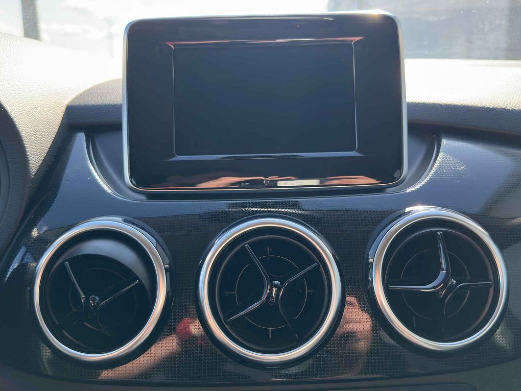 Mercedes-Benz Třída B 2.0T  B220 4Mat
