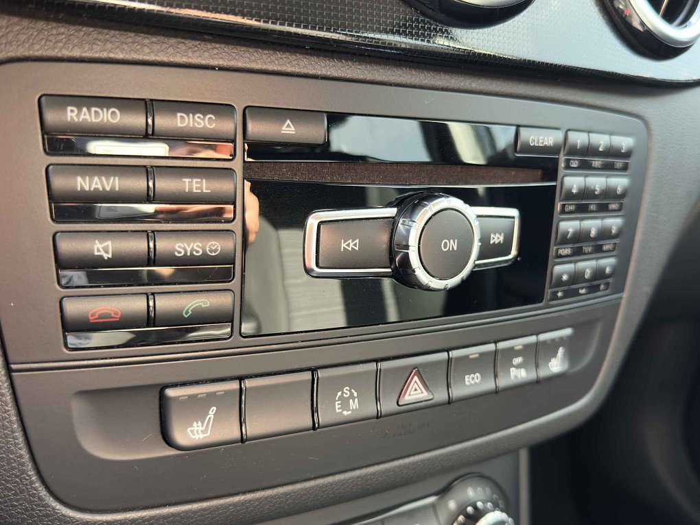 Mercedes-Benz Třída B 2.0T  B220 4Mat