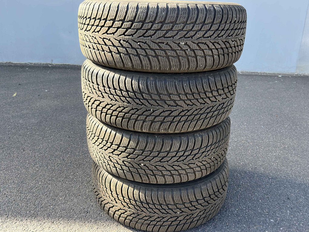 Mercedes-Benz Třída B 2.0T  B220 4Mat