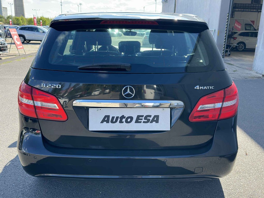 Mercedes-Benz Třída B 2.0T  B220 4Mat