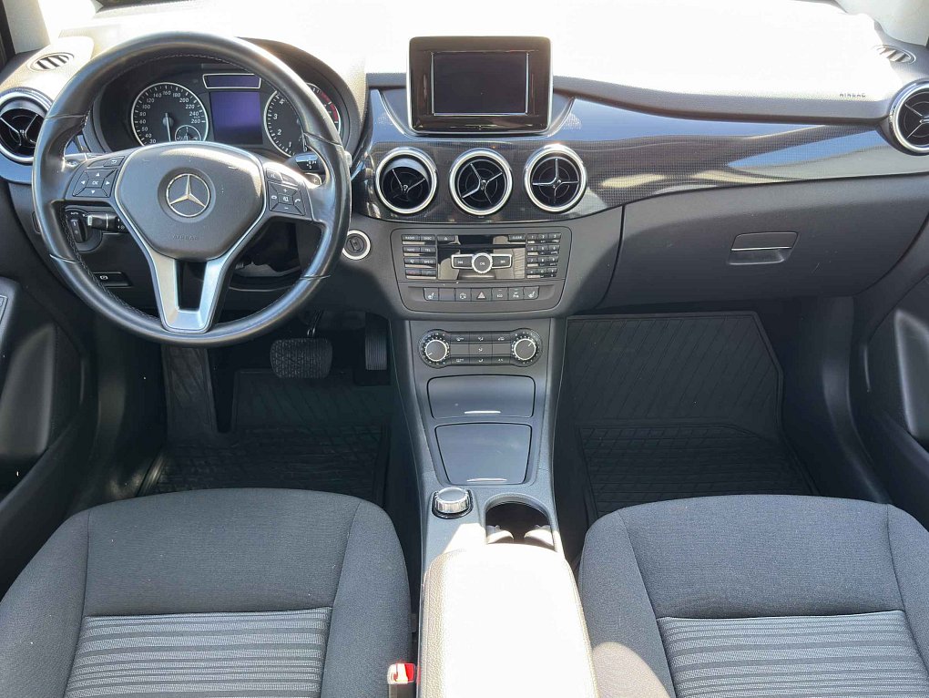 Mercedes-Benz Třída B 2.0T  B220 4Mat